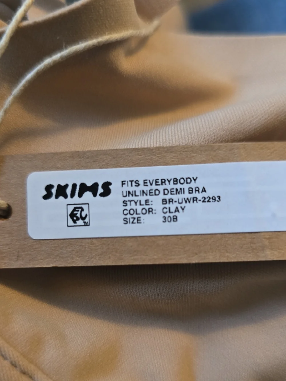 SKIMS Kim Kardashian Women's 30B Fits Everybody Unlined Demi Bra New w/ Tags! - Picture 3 of 4